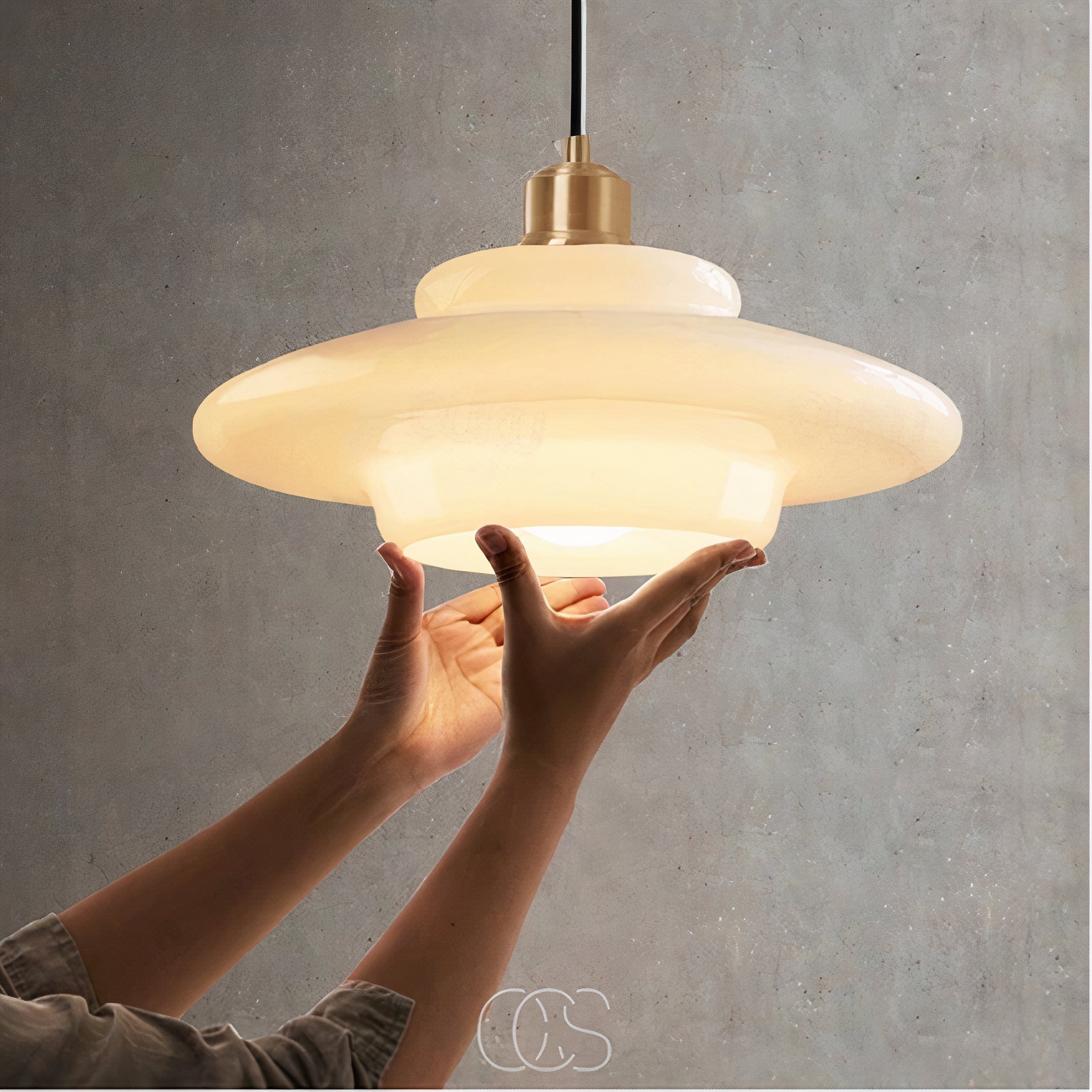 Cleroa - Perle pendant lamp - Brass & Glass