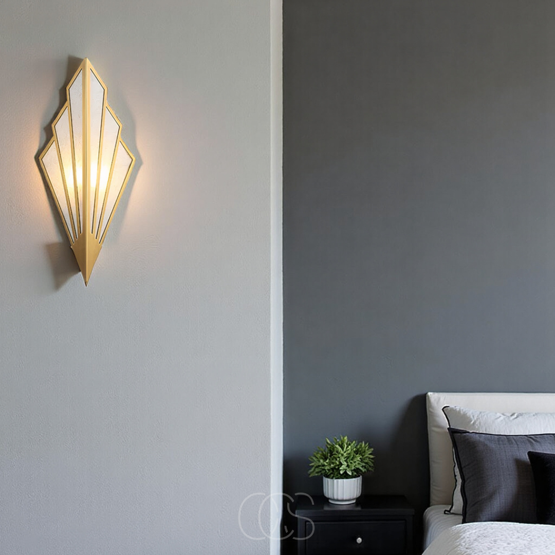 Cleroa - Wall lamp with geometric diamond design
