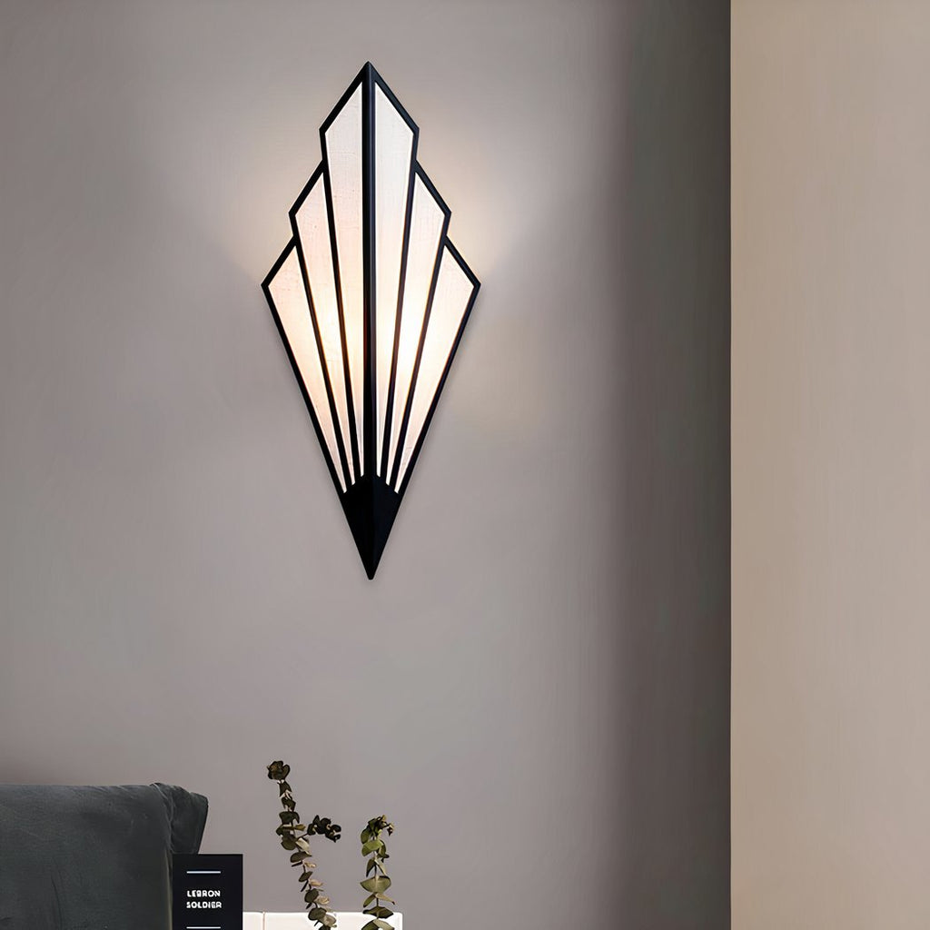 Cleroa - Wall lamp with geometric diamond design